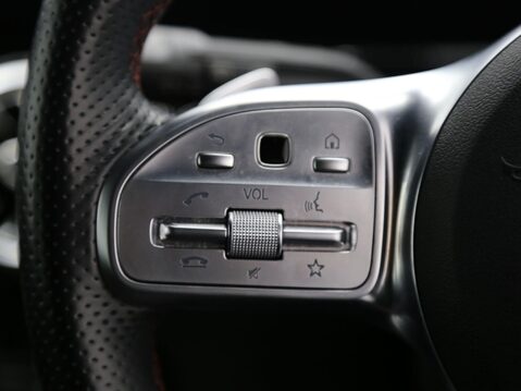 Mercedes-Benz B Class 1.3 B200 AMG Line (Premium) 7G-DCT Euro 6 (s/s) 5dr 11