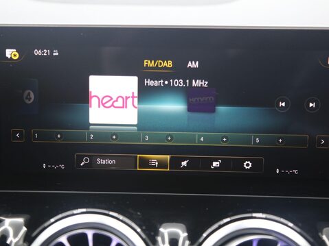 Mercedes-Benz B Class 1.3 B200 AMG Line (Premium) 7G-DCT Euro 6 (s/s) 5dr 17