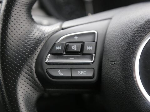 MG MG5 52.5kWh Exclusive Auto 5dr 11