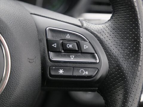 MG MG5 52.5kWh Exclusive Auto 5dr 12