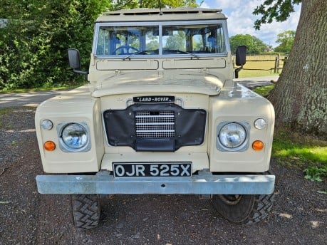 Land Rover Defender 4 CYL 8