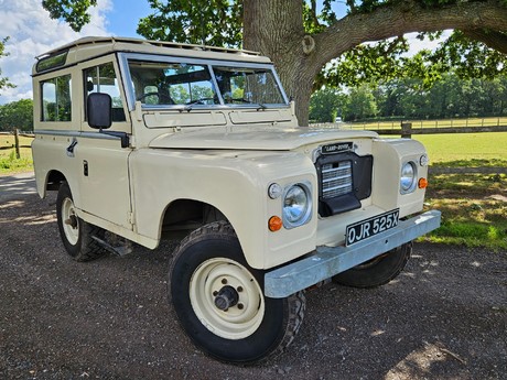 Land Rover Defender 4 CYL