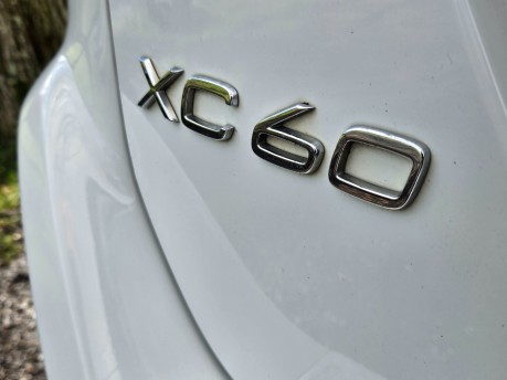 Volvo XC60 D4 R-DESIGN LUX NAV AWD Full Service History New MOT 21