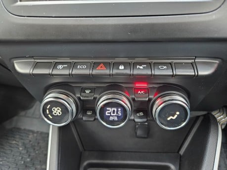 Dacia Duster PRESTIGE TCE Fully Ulez Compliant 2 Keys 34