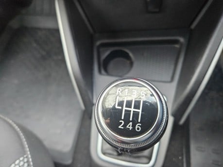 Dacia Duster PRESTIGE TCE Fully Ulez Compliant 2 Keys 35
