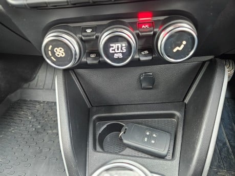 Dacia Duster PRESTIGE TCE Fully Ulez Compliant 2 Keys 40