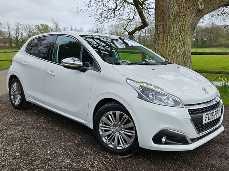 Peugeot 208 PURETECH S/S ALLURE Full Service and New MOT Warranty Great First car 