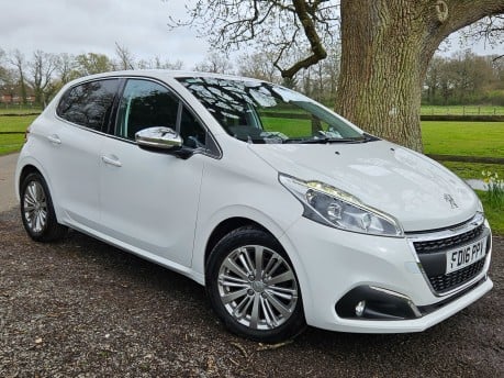 Peugeot 208 PURETECH S/S ALLURE Full Service and New MOT Warranty Great First car 1