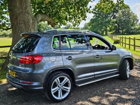 Volkswagen Tiguan R LINE TDI BLUEMOTION TECH 4MOTION DSG 3