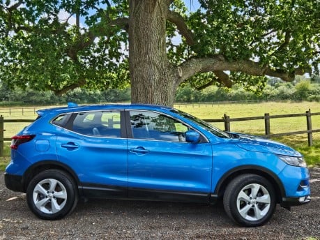 Nissan Qashqai DIG-T ACENTA PREMIUM 2