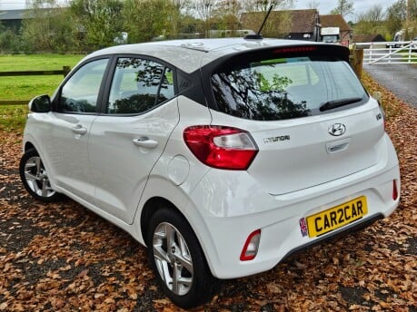 Hyundai i10 MPI SE CONNECT Full service History Car is like New! 5