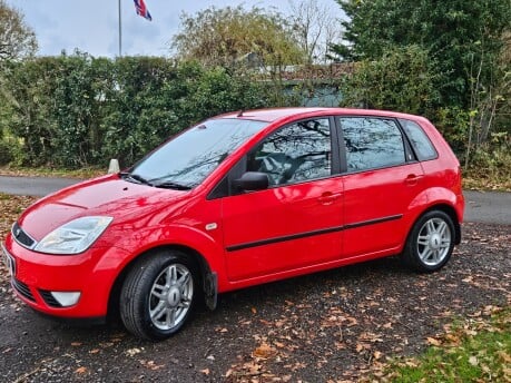 Ford Fiesta GHIA 16VJust Serviced New MOT and New Clutch New Tyres Great 1st Car!! 6