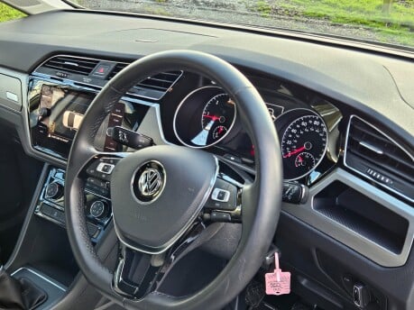 Volkswagen Touran SE TDI 18