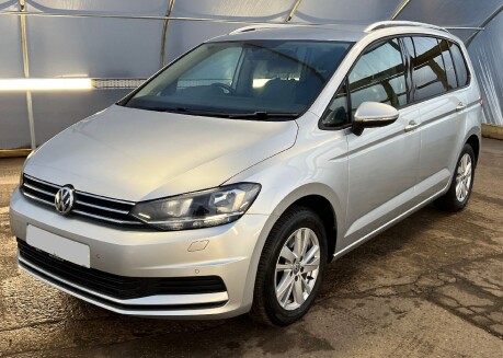 Volkswagen Touran SE TDI 11