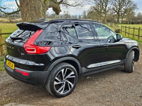 Volvo XC40 B4 R-DESIGN PRO MHEV 3