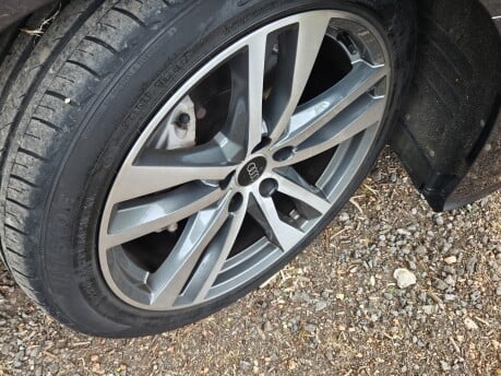 Audi A6 TDI S LINE MHEV 8
