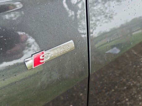 Audi A6 TDI S LINE MHEV 12
