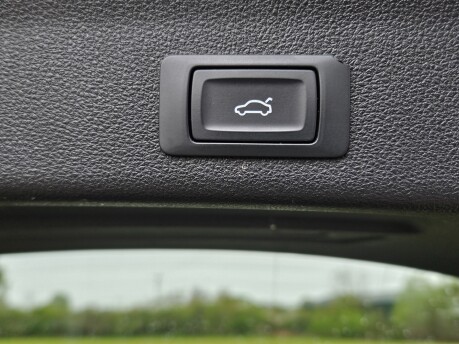 Audi A6 TDI S LINE MHEV 23