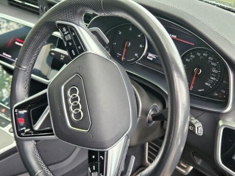 Audi A6 TDI S LINE MHEV 32