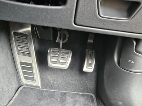 Audi A6 TDI S LINE MHEV 34