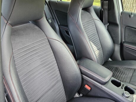 Mercedes-Benz A Class A200 CDI BLUE AMG SPORT Beautiful Condition Full Service Record 17
