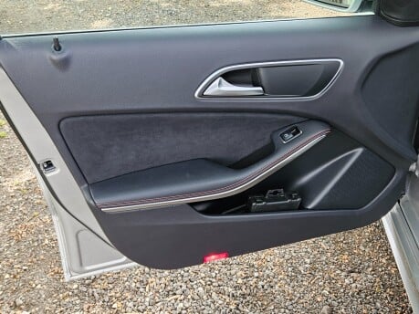 Mercedes-Benz A Class A200 CDI BLUE AMG SPORT Beautiful Condition Full Service Record 26