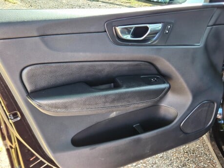 Volvo XC60 D4 MOMENTUM PRO AWD 13