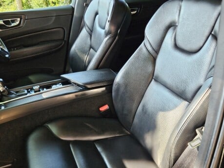 Volvo XC60 D4 MOMENTUM PRO AWD 16