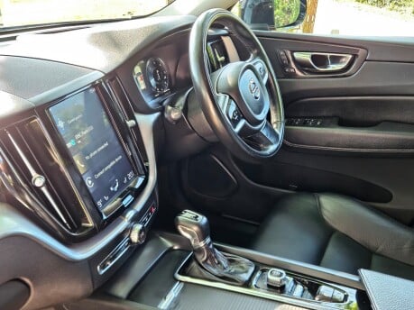 Volvo XC60 D4 MOMENTUM PRO AWD 18