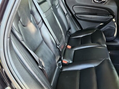 Volvo XC60 D4 MOMENTUM PRO AWD 25