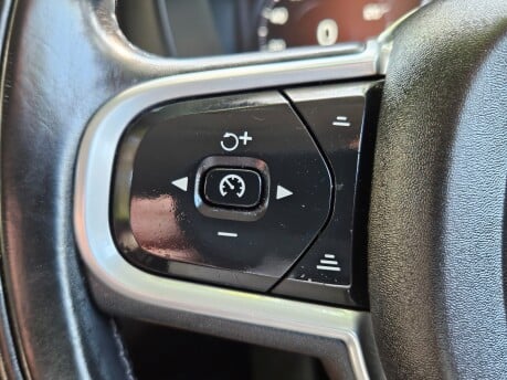 Volvo XC60 D4 MOMENTUM PRO AWD 35