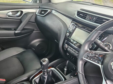 Nissan Qashqai DIG-T TEKNA 16