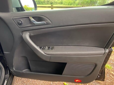 Skoda Yeti Outdoor SE BUSINESS TDI SCR 29