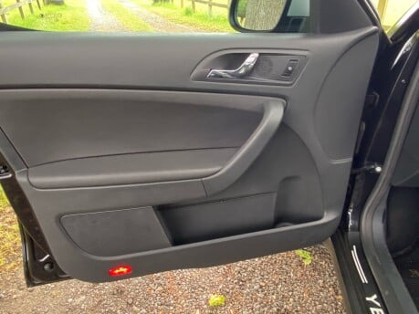 Skoda Yeti Outdoor SE BUSINESS TDI SCR 42