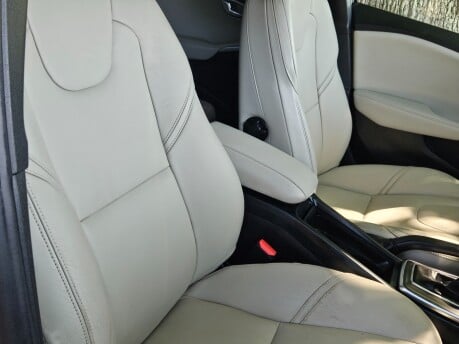 Volvo V40 D3 SE LUX NAV 16