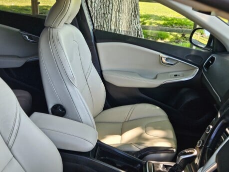 Volvo V40 D3 SE LUX NAV 18