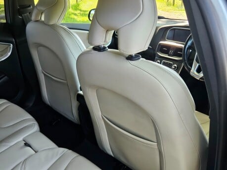 Volvo V40 D3 SE LUX NAV 21