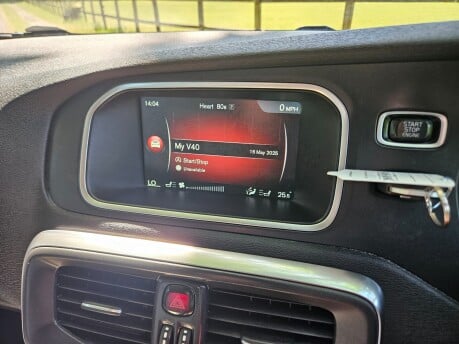 Volvo V40 D3 SE LUX NAV 33