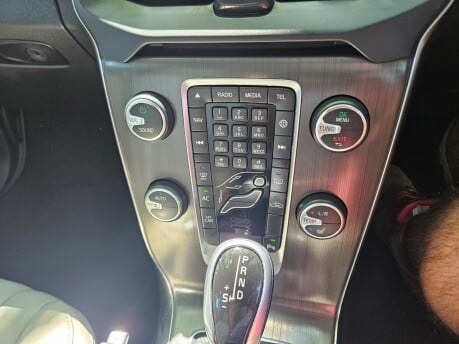 Volvo V40 D3 SE LUX NAV 34