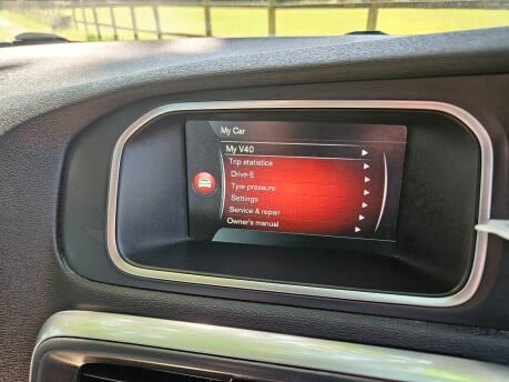 Volvo V40 D3 SE LUX NAV 41