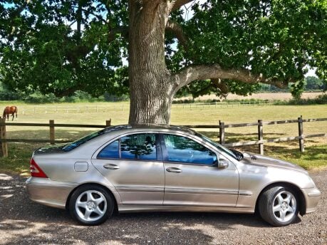 Mercedes-Benz C Class C180 AVANTGARDE Ulez Compliant Low Milage Excellent Condition 3