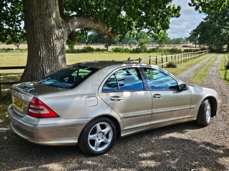 Mercedes-Benz C Class C180 AVANTGARDE Ulez Compliant Low Milage Excellent Condition 4