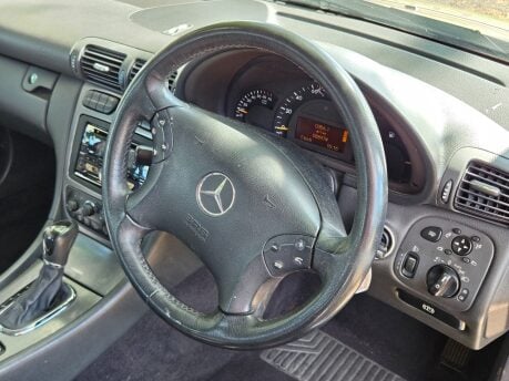 Mercedes-Benz C Class C180 AVANTGARDE Ulez Compliant Low Milage Excellent Condition 22