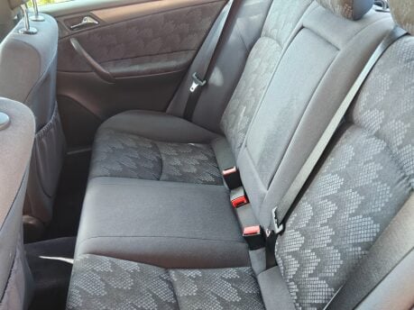 Mercedes-Benz C Class C180 AVANTGARDE Ulez Compliant Low Milage Excellent Condition 27