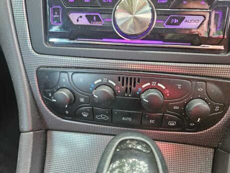 Mercedes-Benz C Class C180 AVANTGARDE Ulez Compliant Low Milage Excellent Condition 39