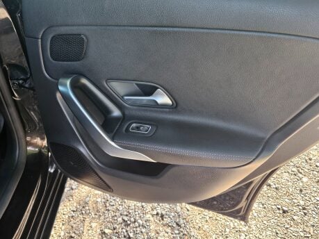 Mercedes-Benz A Class A 180 D SPORT PREMIUM 22