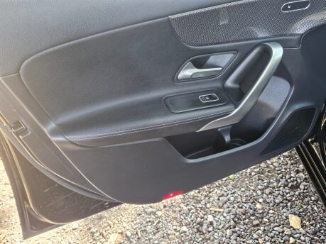 Mercedes-Benz A Class A 180 D SPORT PREMIUM 31