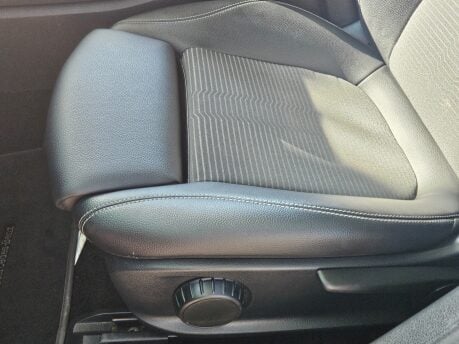 Mercedes-Benz A Class A 180 D SPORT PREMIUM 32