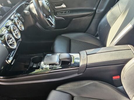 Mercedes-Benz A Class A 180 D SPORT PREMIUM 34