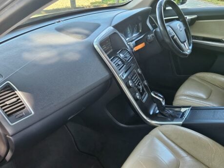 Volvo XC60 D4 SE LUX NAV AWD Comprehensive service history Very Clean car 18